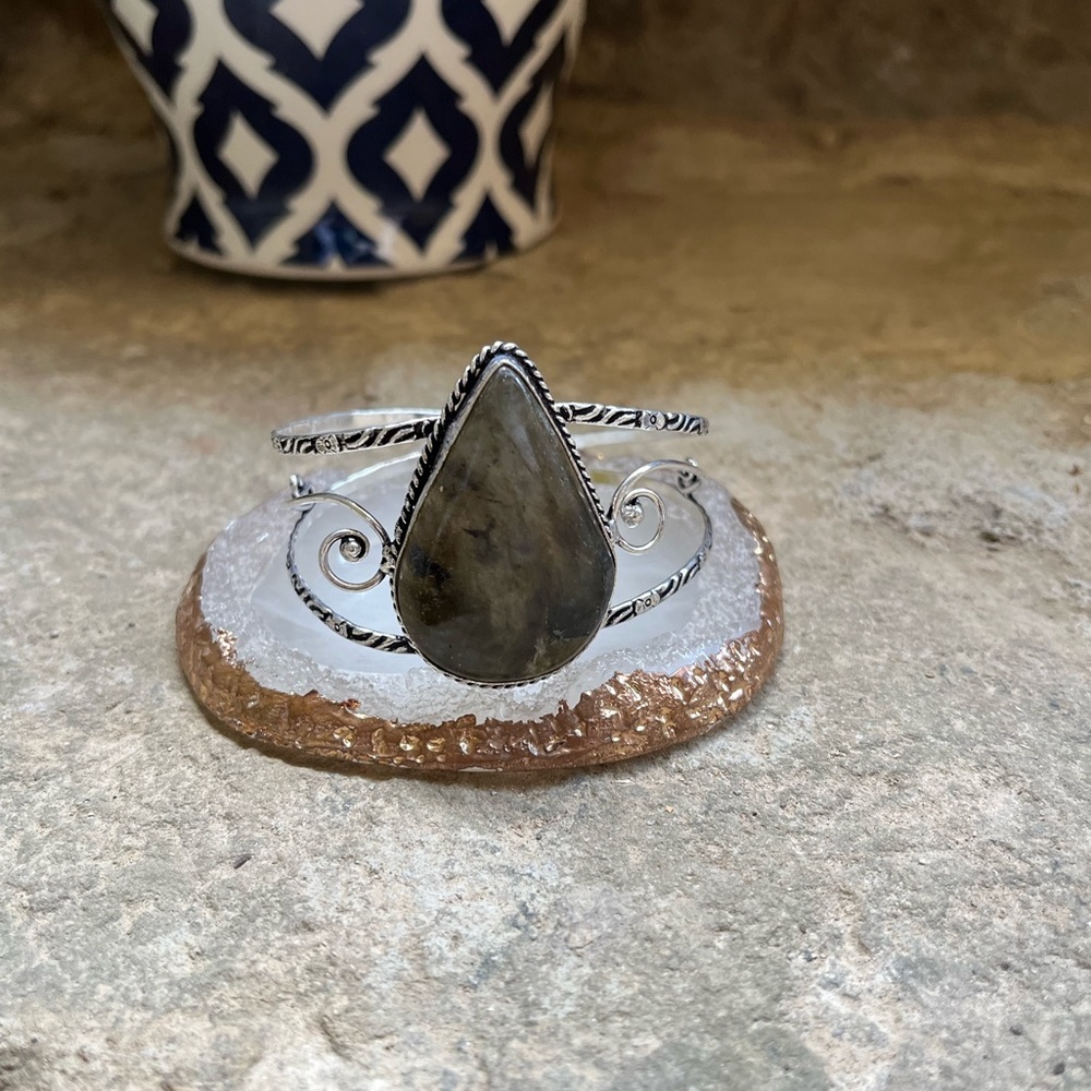 Silver Labradorite Stone Bracelet - Picture 1 of 4
